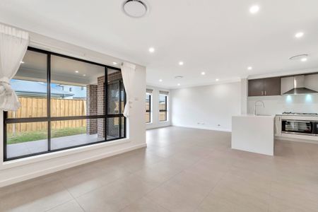 $720 per week / $2,880 Bond - Photo 3