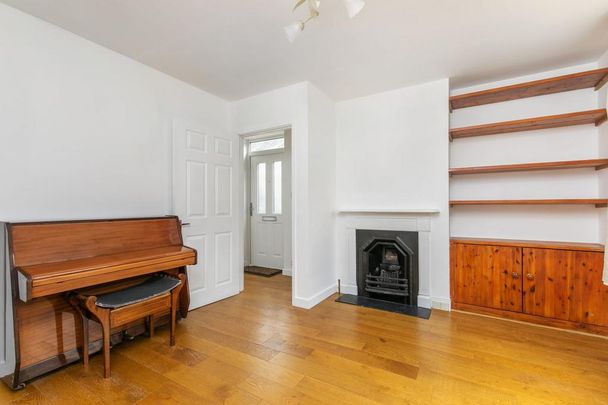 3 bedroom end of terrace house to rent - Photo 1