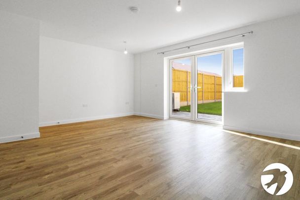 3 bedroom end of terrace house to rent - Photo 1