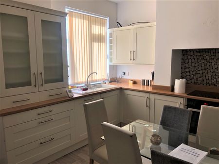 WF10, Castleford - Photo 3