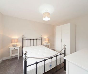 3 bedroom House To Let - Photo 2