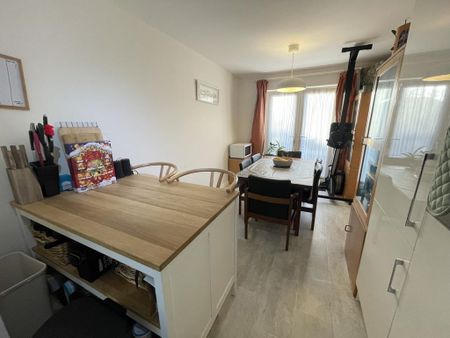 3 bedroom end of terrace house to rent - Photo 3