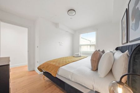 Kingsland High Street - Photo 5