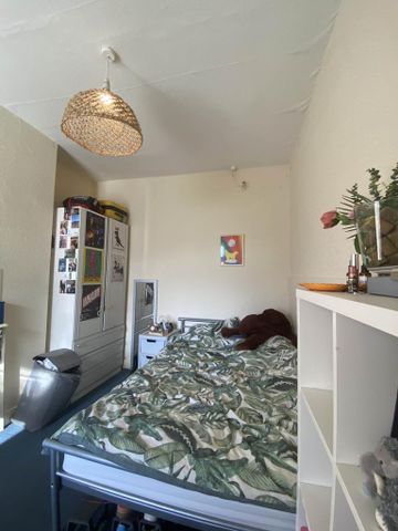 4 bedroom semi-detached house to rent - Photo 5