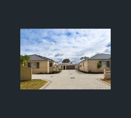 2/10 Pine Court, Kelmscott, WA 6111 - Photo 1
