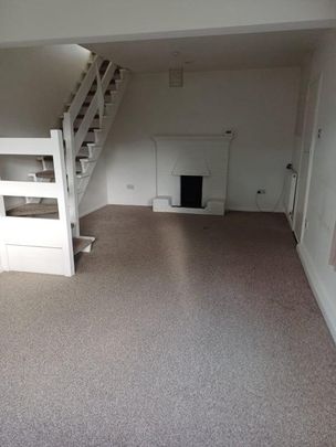 4 bedroom semi-detached house to rent - Photo 1