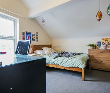 152 Tiverton Road - Photo 1