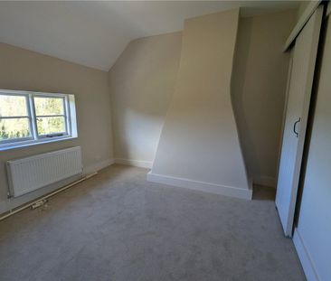 A lovely, newly refurbished 3 bed property in Cheriton offering 3 b... - Photo 6