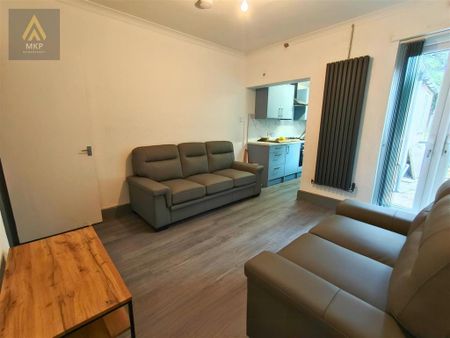 5 bedroom terraced house to rent - Photo 3
