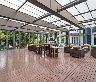 Large, Private 2 Bedroom Apartment in Paradise Point - Photo 3