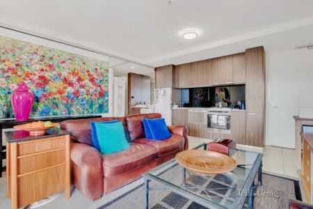 2 Bed, 1 Bath - Photo 3