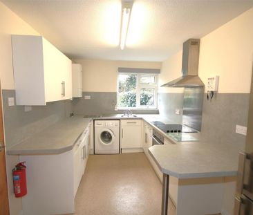 3 bedroom end of terrace house to rent - Photo 6