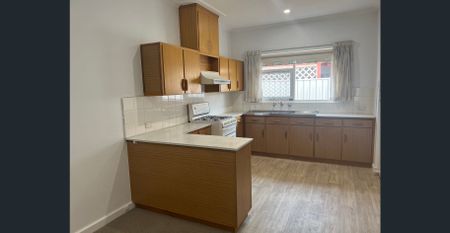 Position Perfect - 6 month lease - Photo 2