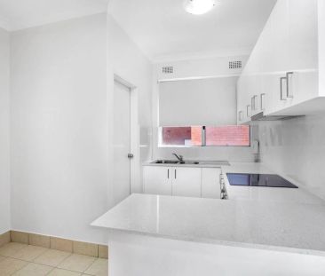 LARGE SUN FILLED UNIT - Photo 4