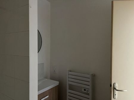 Location Appartement 2 pièces 43m² - Photo 2