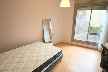 Chambre meublée dans un T5 de 105m2, en colocation sur Villeurbanne- Dispo ! - Photo 2