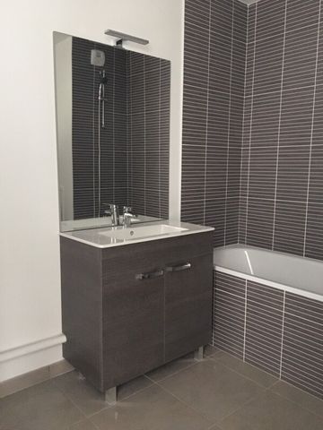 Location Appartement 2 pièces 40m² VILLENAVE D ORNON 33140 - Photo 2