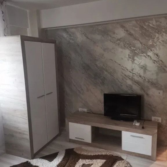 350 Euro! Garsoniera in bloc nou langa Carrefour Felicia, et - Fotografie 1