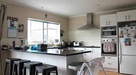 Elegant 4 Bedroom House - Photo 5