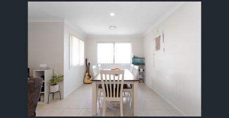 Spacious Family Home – Walk to Bucasia Beach! - Photo 2