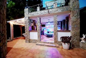 Villa for rent in Cumbre del Sol with 5 bedrooms