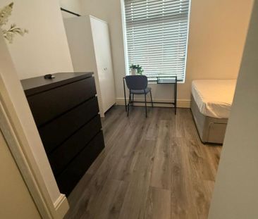 1 bedroom in a house share to rent - Photo 6