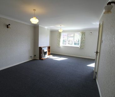 Bungalow to rent on - Photo 1