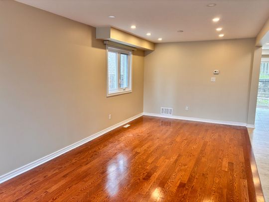 For Lease - 5503 Landsborough Avenue, Mississauga, Ontario - Photo 1