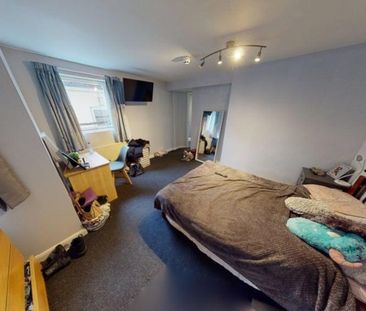 7 bedroom flat to rent - Photo 4