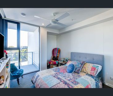 Stylish One Bedroom Apartment in Kelvin Grove Urban Village! - Photo 4