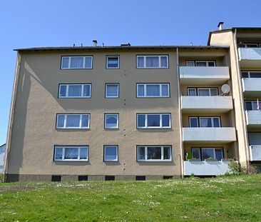 Ganz oben: 4-Zimmerwohnung mit Fernblick über Baunatal - Foto 1