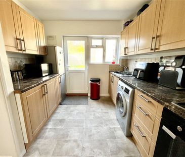 3 Bedroom - Photo 6