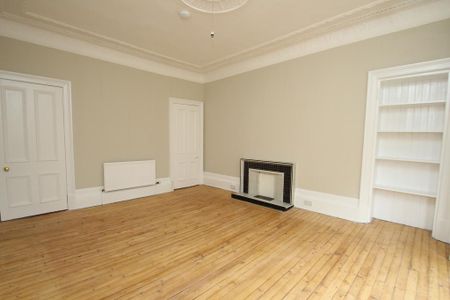 4 bedroom flat to rent - Photo 2