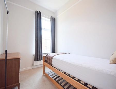 2 Bedroom Terraced To Let - Photo 4