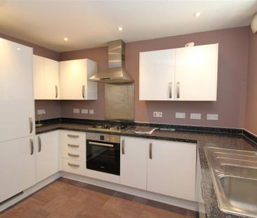 3 bedroom end of terrace house to rent - Photo 5