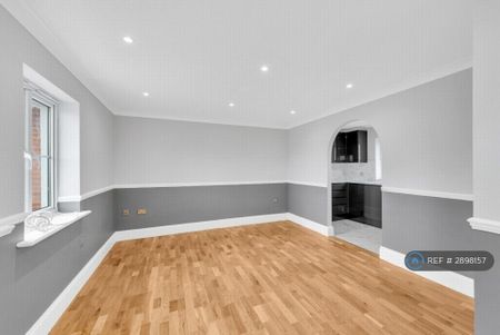 2 bedroom end of terrace house to rent - Photo 3