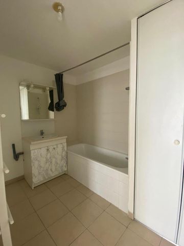 Location Appartement 2 pièces 40m² BORDEAUX 33300 - Photo 4