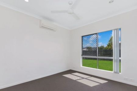 Well Presented and Roomy - Photo 4