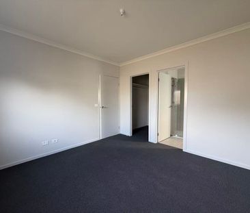 Brand New 4-Bedroom Home in Cranbourne East - Photo 6