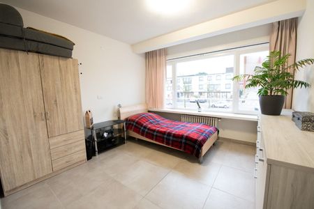 Instapklaar lichtrijk appartement met 2 slaapkamer, garagebox en zéér ruim terras! - Photo 4