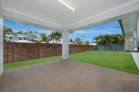 Stylish Corner Block Meets Convenience in Willow Gardens - Photo 4