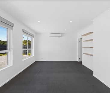 Spacious, Low-Maintenance Living in the Heart of Hallett Cove - Photo 1
