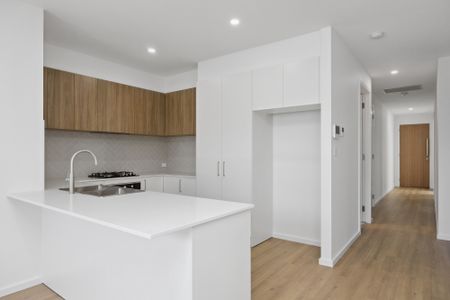BRAND NEW STYLISH HOME - VERY CONVENIENT LOCATION! - Photo 3