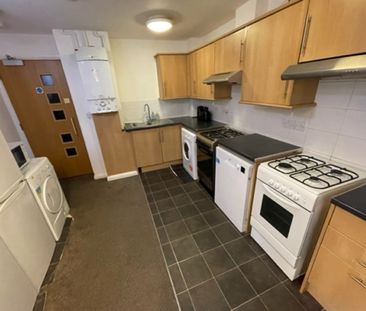 12 Bed Student Accommodation - Photo 4