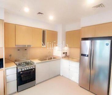 Single Row + Maid | Private Garden | Vacant Soon - Photo 2