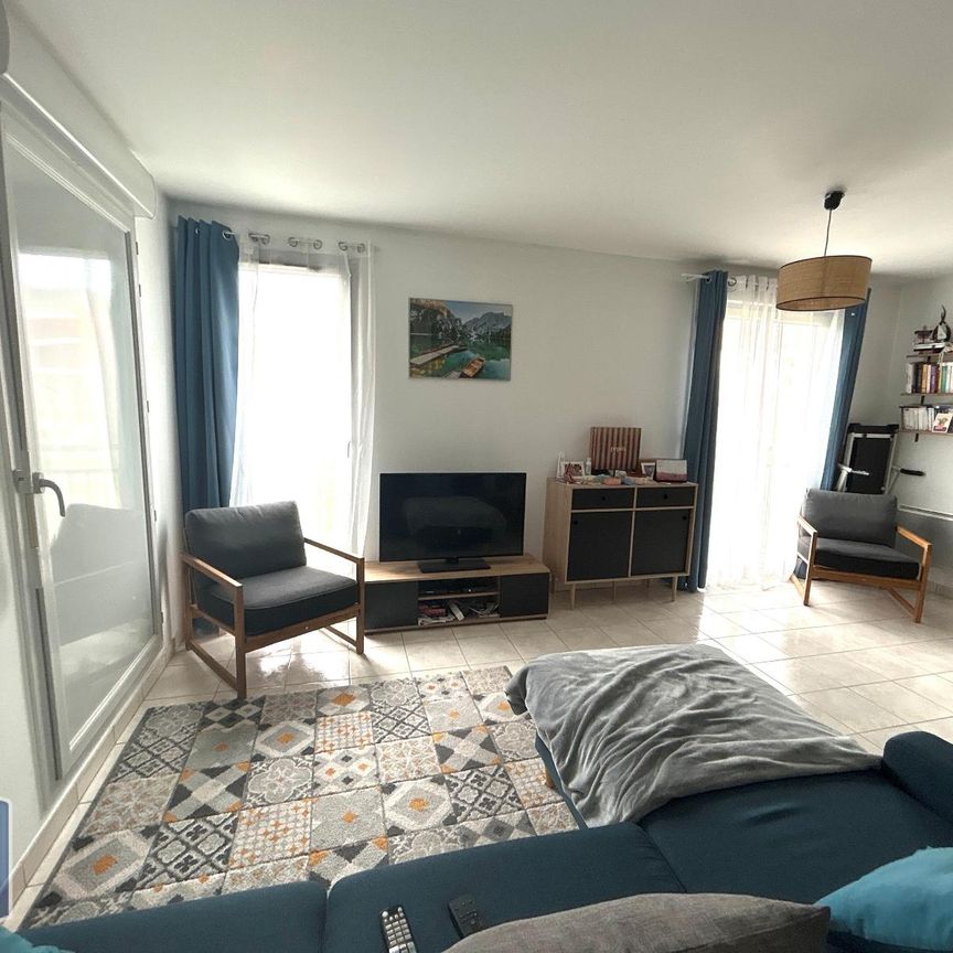 Location Appartement 2 pièces 54m² ST ETIENNE 42000 - Photo 1