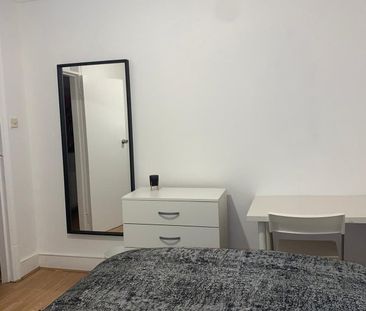 Room in a Shared House, Finchley Road, NW11 - Photo 2