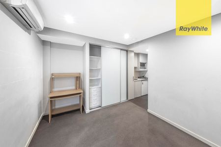 One-Bedroom Apartment - Gas & Electricity Included - Photo 4