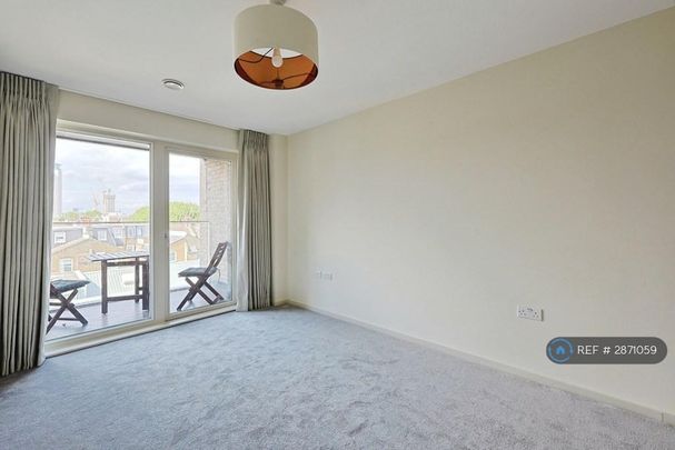 3 bedroom flat to rent - Photo 1