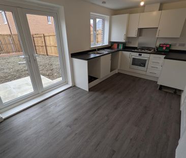 3 bedroom semi-detached house to rent - Photo 4